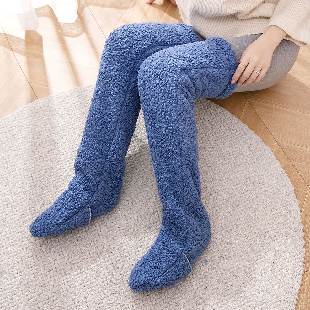 Chaussettes d'hiver chaudes et duveteuses au-dessus du genou