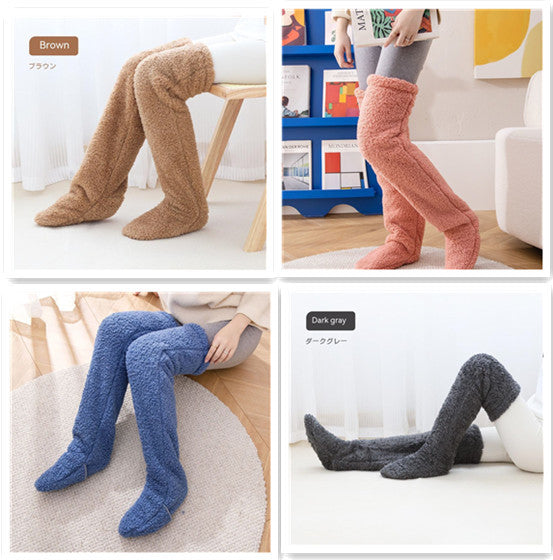 Chaussettes d'hiver chaudes et duveteuses au-dessus du genou