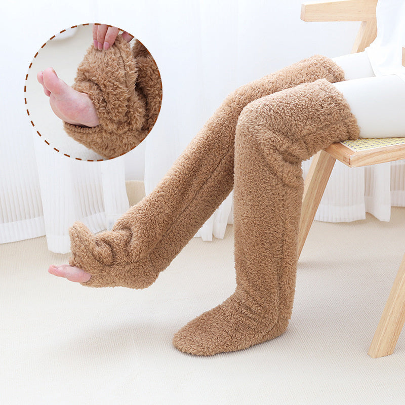 Chaussettes d'hiver chaudes et duveteuses au-dessus du genou