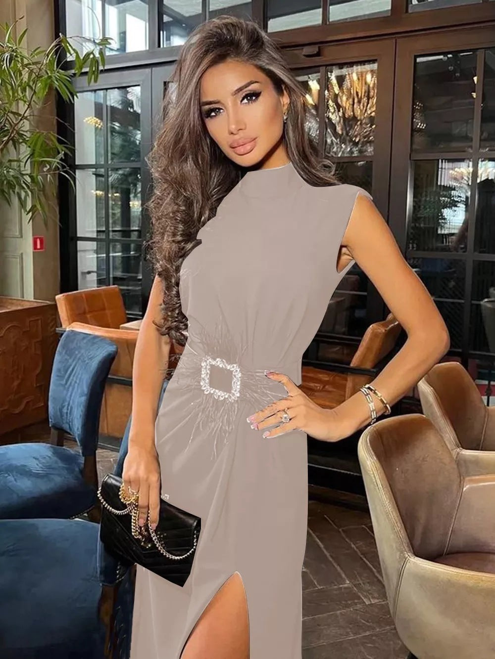 Robe Élégante Ajustée avec Fente et Ceinture Bijou