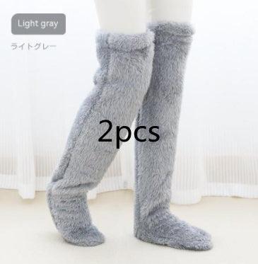 Chaussettes d'hiver chaudes et duveteuses au-dessus du genou