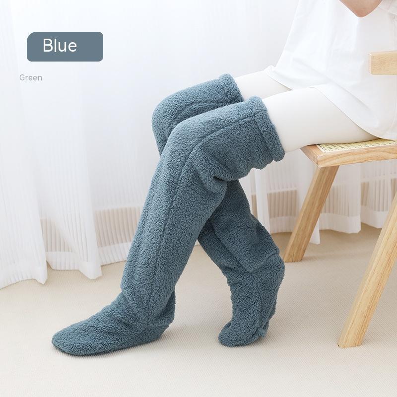 Chaussettes d'hiver chaudes et duveteuses au-dessus du genou