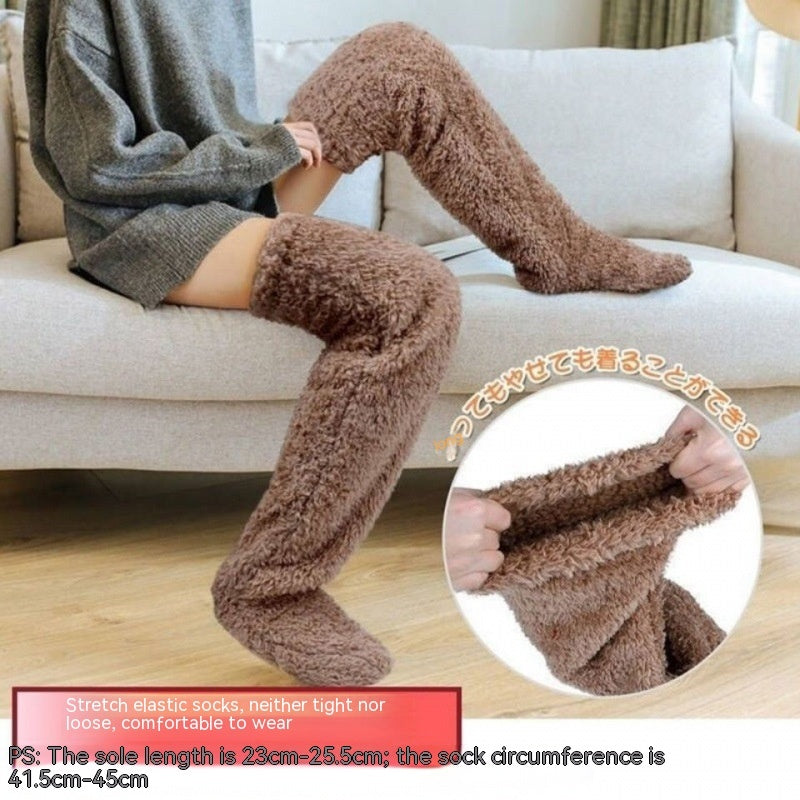 Chaussettes d'hiver chaudes et duveteuses au-dessus du genou