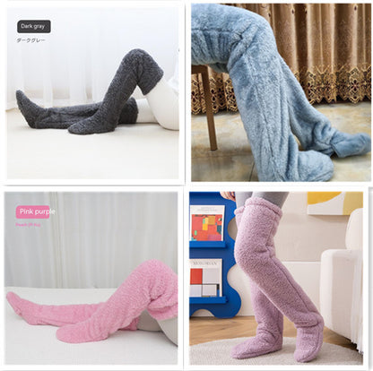 Chaussettes d'hiver chaudes et duveteuses au-dessus du genou