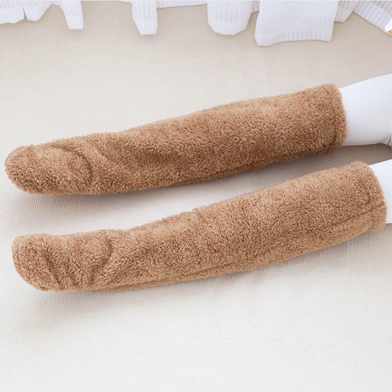 Chaussettes d'hiver chaudes et duveteuses au-dessus du genou