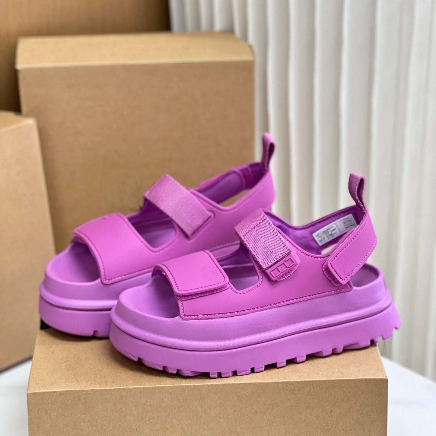 Sandales VelcroChic – Élégance et confort au quotidien